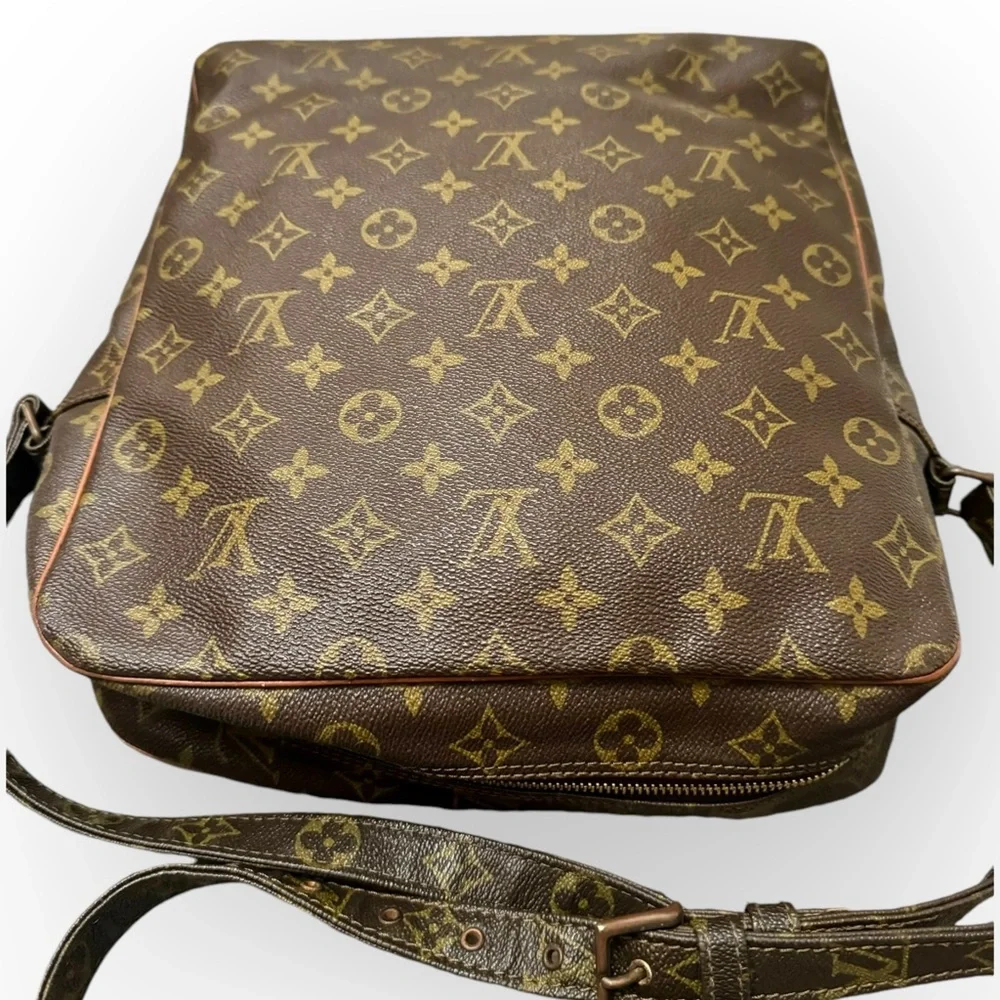 LOUIS VUITTON 1982 Monogram Marceau GM Messenger Crossbody Bag